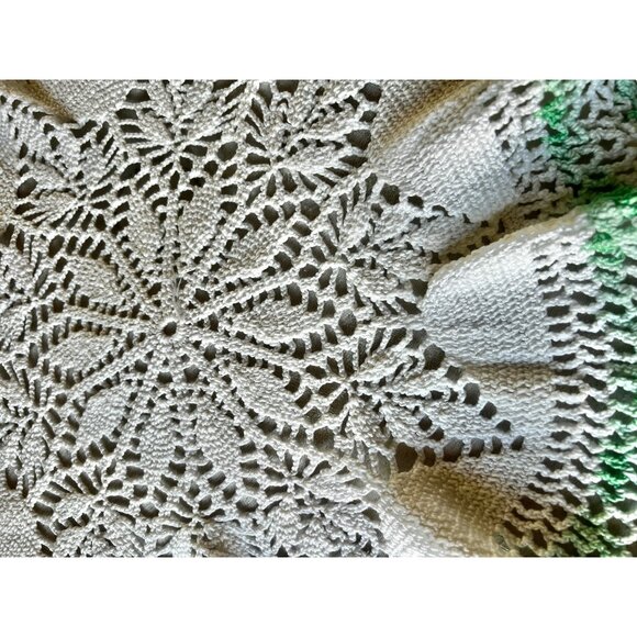 Handmade 18" Green White Crochet Doily Granny Core Cotton Cottage French Country - Picture 3 of 7